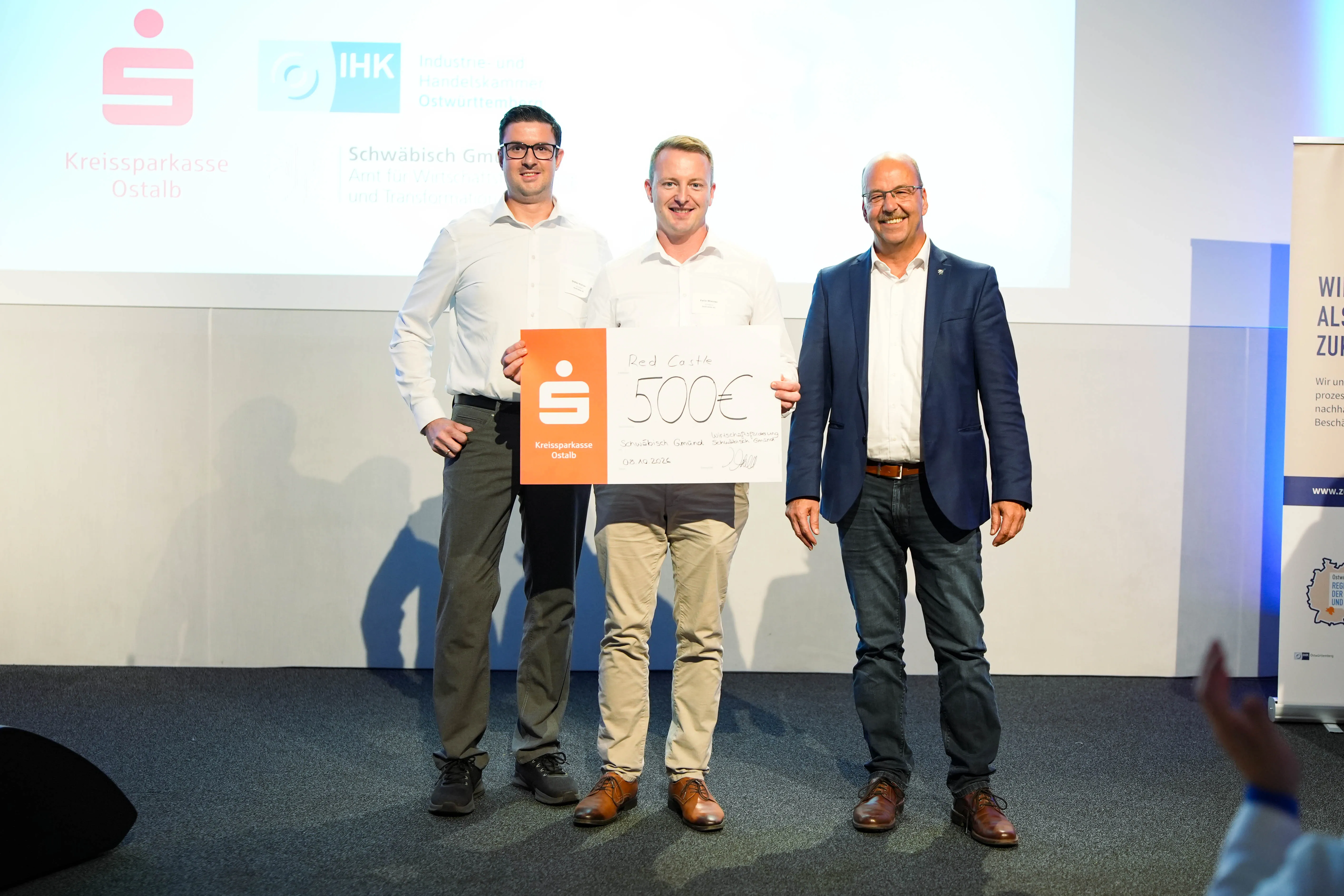 Preisverleihung der Start-up WOW Challenge 2026: RedCastle erhaelt die Auszeichnung fuer den 3. Platz